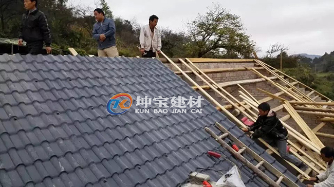 創業焦點:記樂山胡先生開辟農村市場老房翻新蓋樹脂瓦的故事