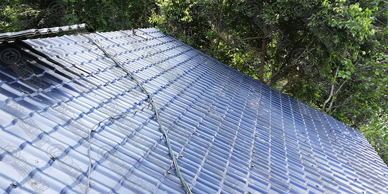 水泥瓦上蓋樹脂瓦 水泥瓦上蓋樹脂瓦