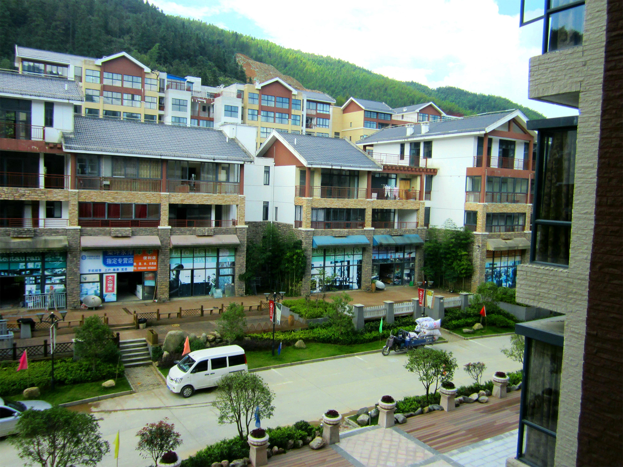 合成樹脂瓦街道 合成樹脂瓦街道