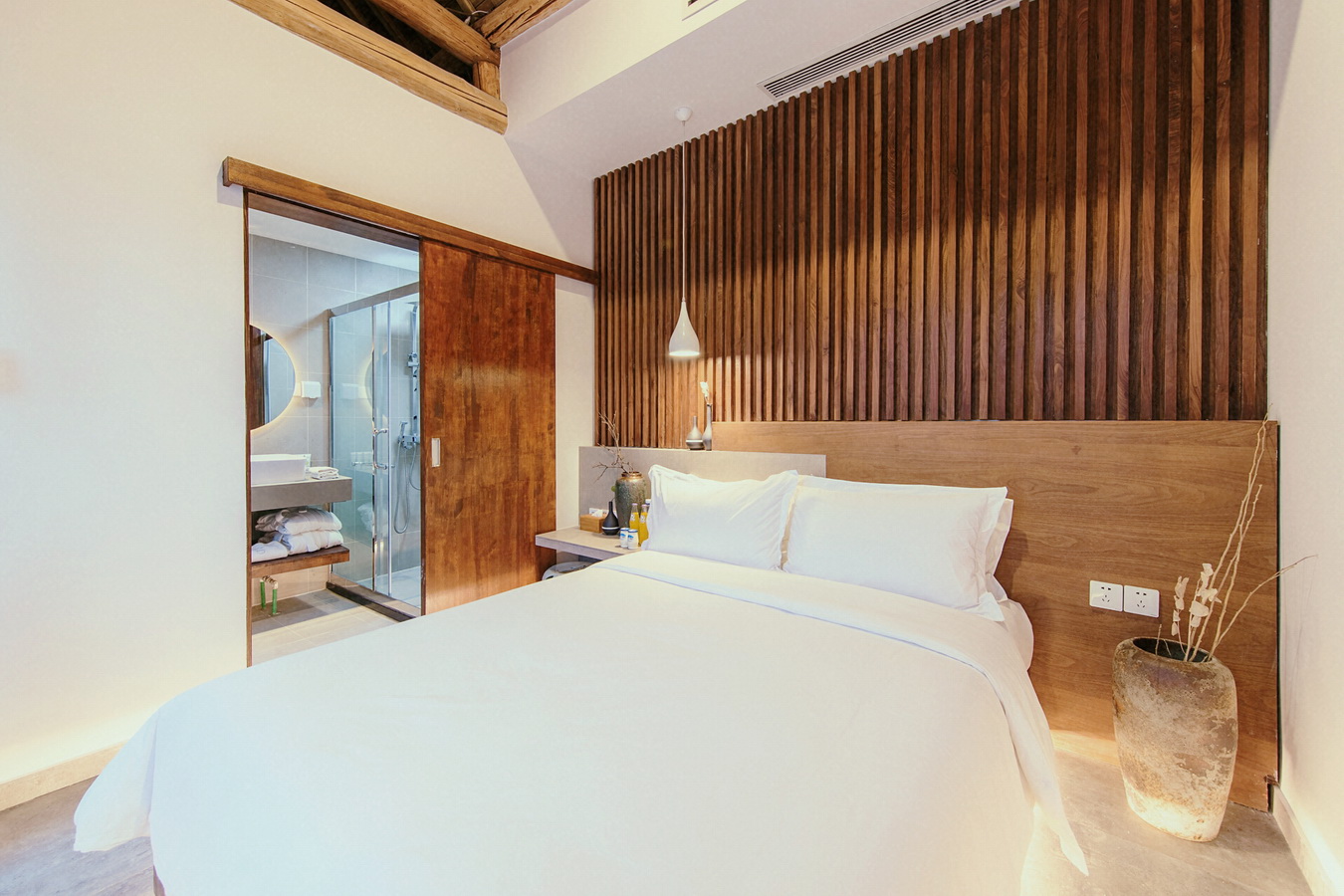 1550653844883867.jpg 調整大小 12_西廂房室內-許小東.jpg