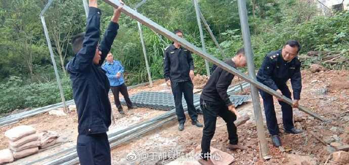 鐵皮棚與樹脂瓦整治私搭亂建,城管局強(qiáng)力管控